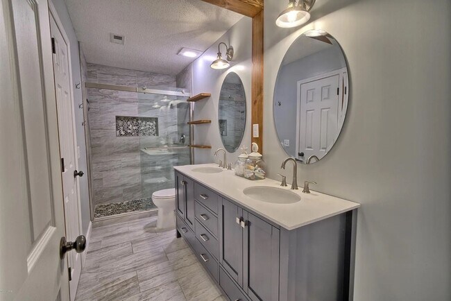 Foto del edificio - 3 Bed 2 Bath
