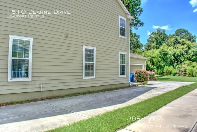 Building Photo - 1510 Deanne Drive