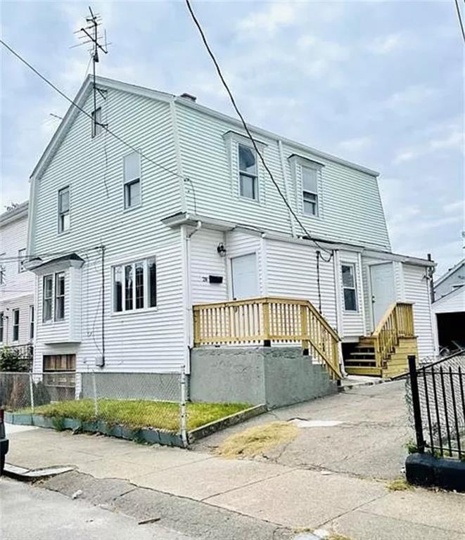 28 Slater St Unit 2, Pawtucket, RI 02860 Room for Rent in Pawtucket