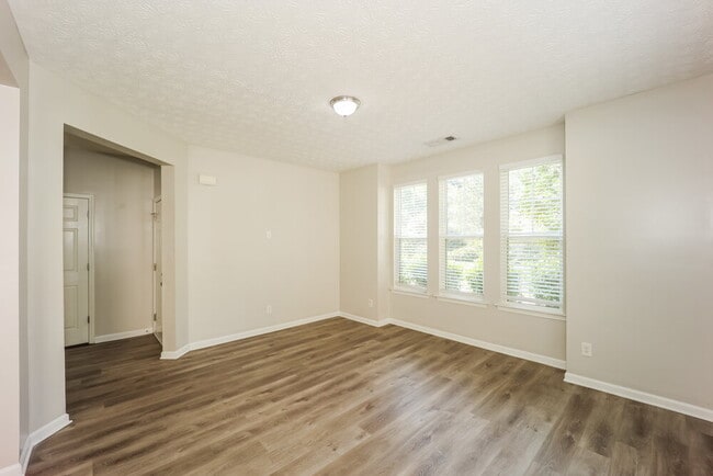 Building Photo - 4541 Parkway Cir