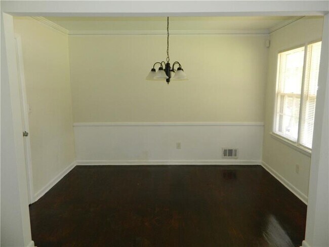 Building Photo - 4567 Lavista Rd
