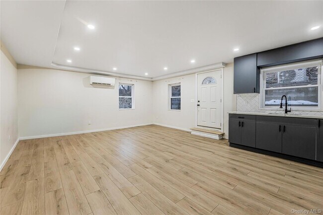 Foto del edificio - 604 Yonkers Ave