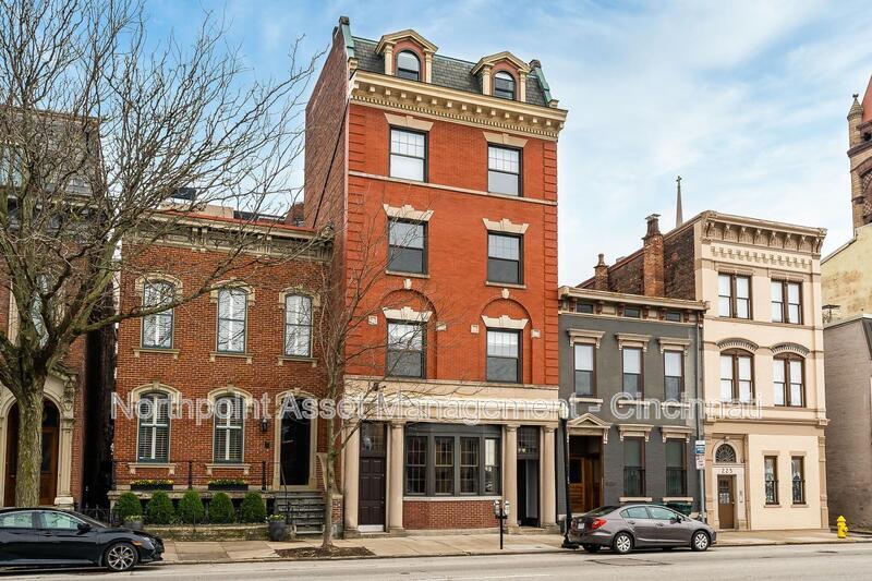 Primary Photo - 221 W 9th St