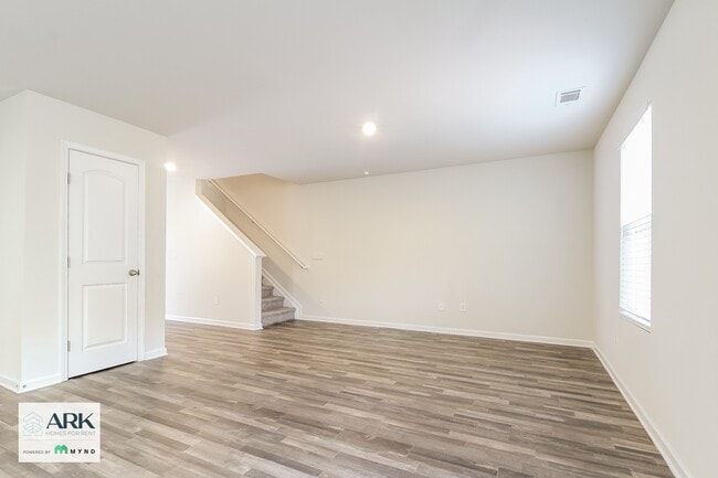 Building Photo - 159 Evvalane Dr