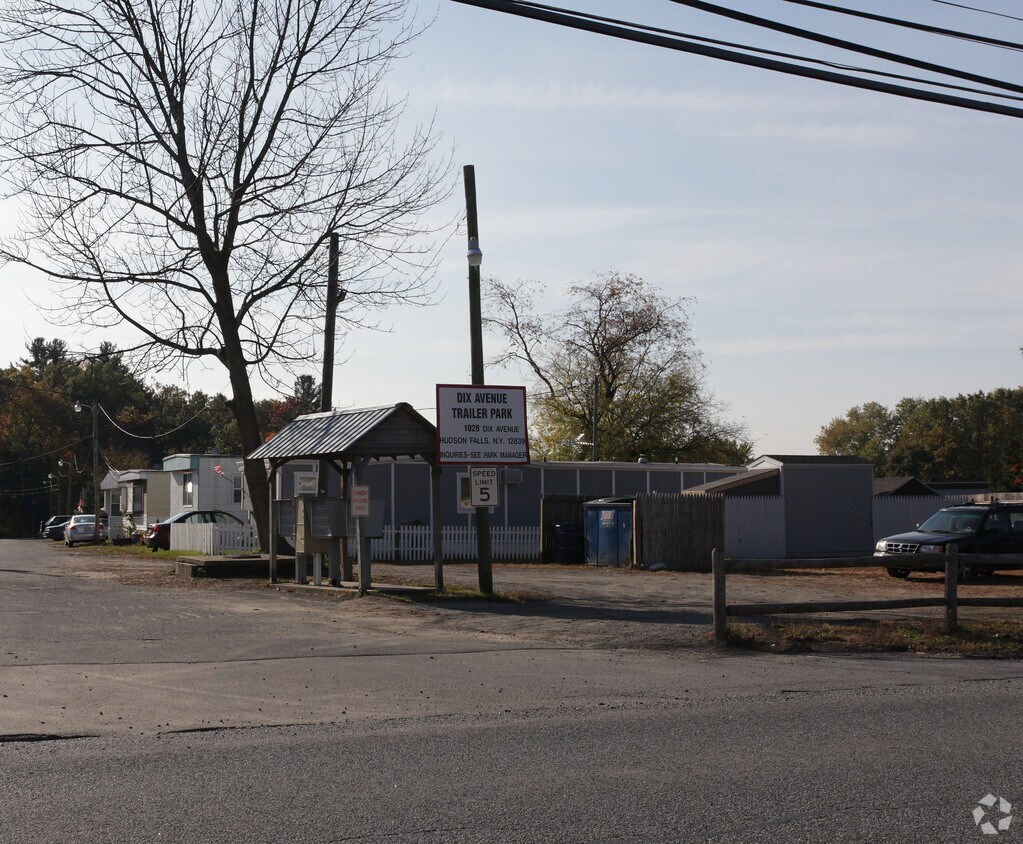Dix Mobile Home Park Apartments in Hudson Falls, NY