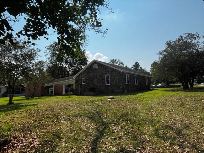 Building Photo - 1671 US-190