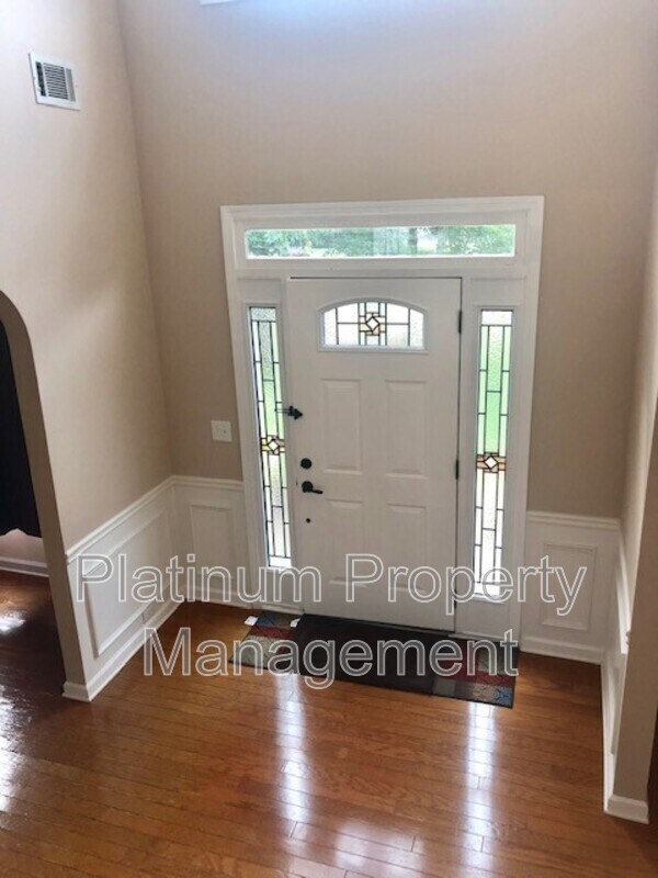 Foto del edificio - 3335 Woodside Ct