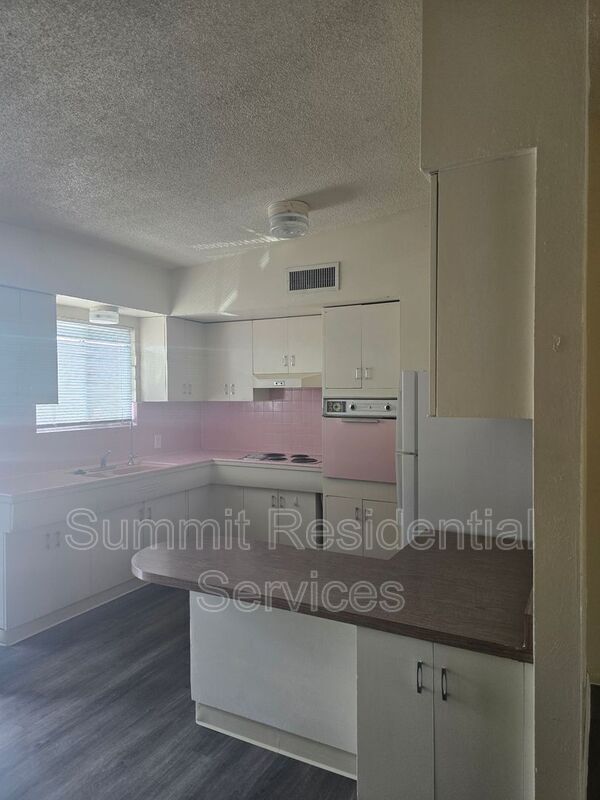 Foto del edificio - 3507 E 3rd St