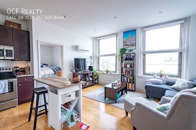 Building Photo - 427 Monroe St