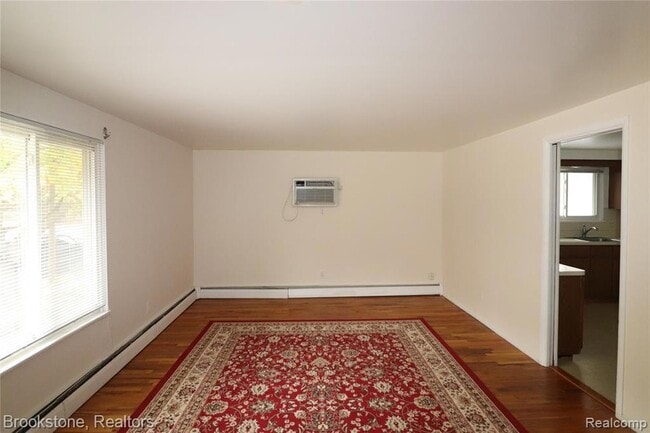 Building Photo - 2 Glendale Dr