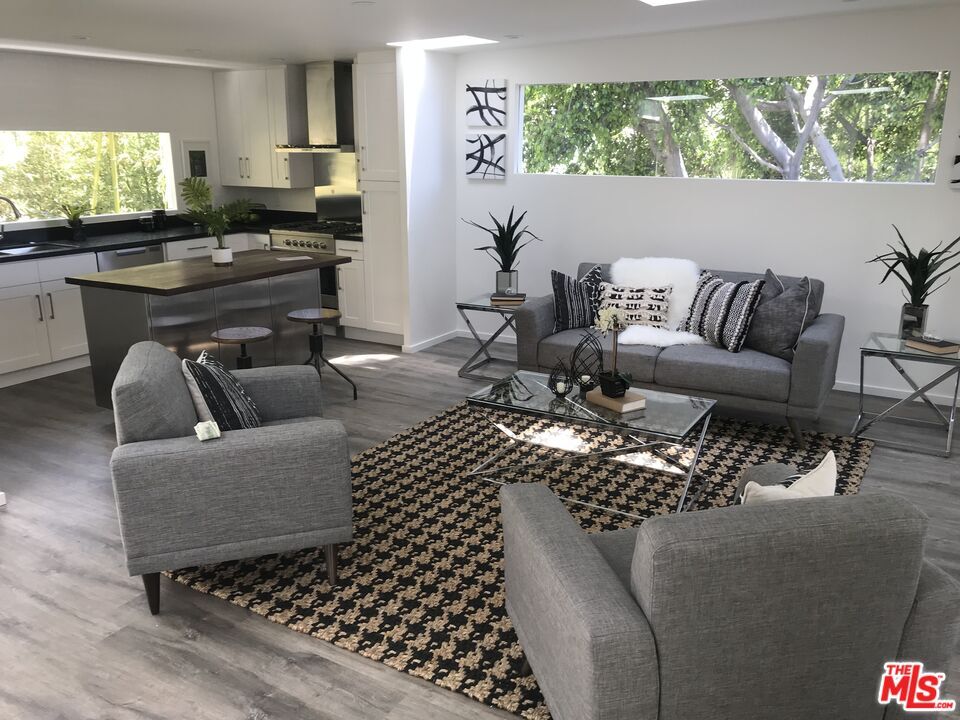 Foto principal - 516 N San Vicente Blvd