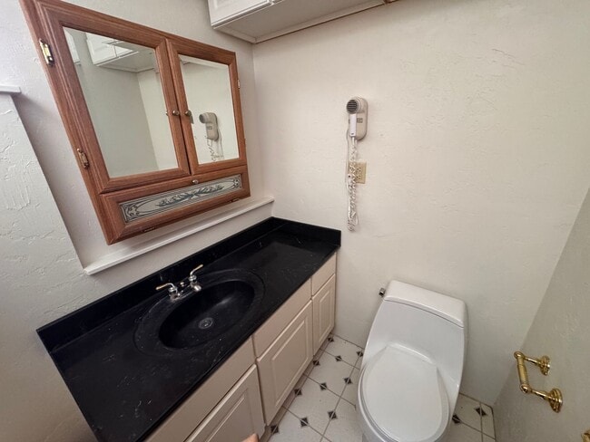 Foto del edificio - 2 Bed 1 Bath Apartment in Golfview