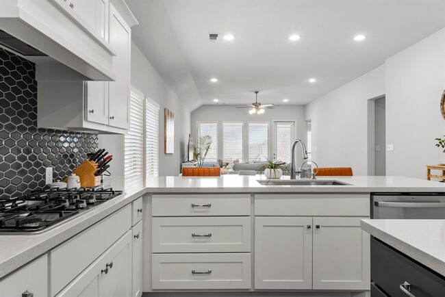 Foto del edificio - 204 Blf Crk Ln