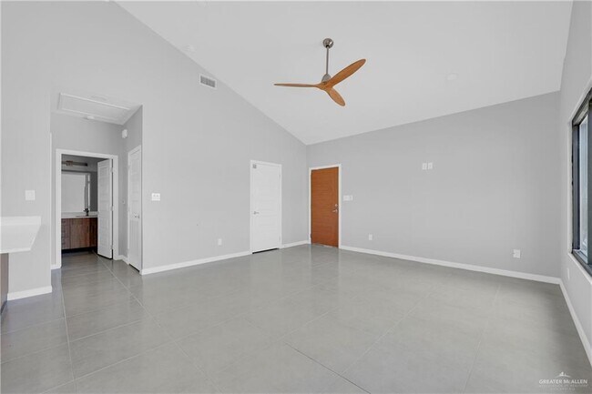 Building Photo - 10 N Alexandrite Ave