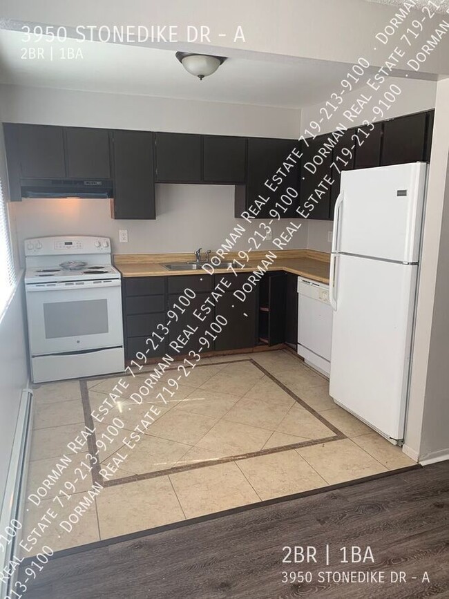Building Photo - 3950 Stonedike Dr