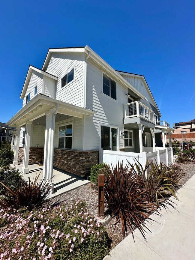 Foto del edificio - Beautiful 3 Bedroom, 2.5 Bath home availab...