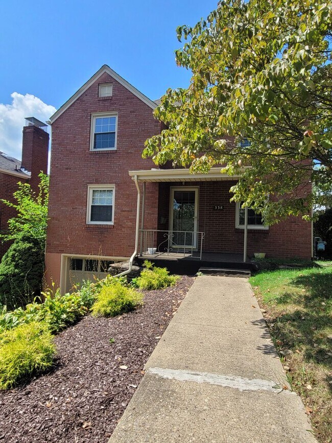 Building Photo - 3 Bedroom Home in Mt. Lebanon!