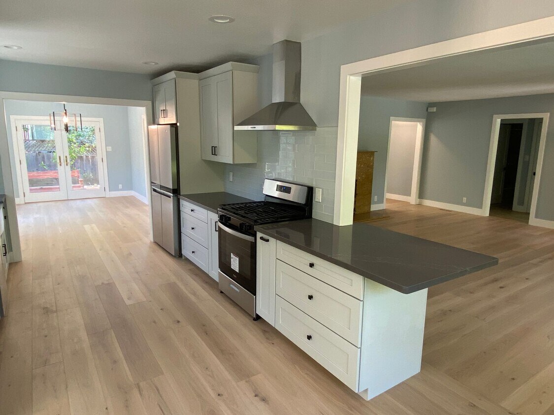 Primary Photo - Gorgeously Remodeled Portola Valley Home