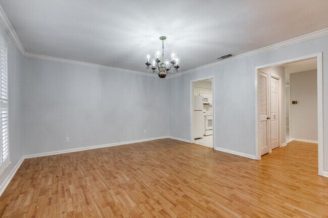 Foto del edificio - 2-BEDROOM, 2-BATHROOM CONDOMINIUM AT FARMINGTON COMMONS