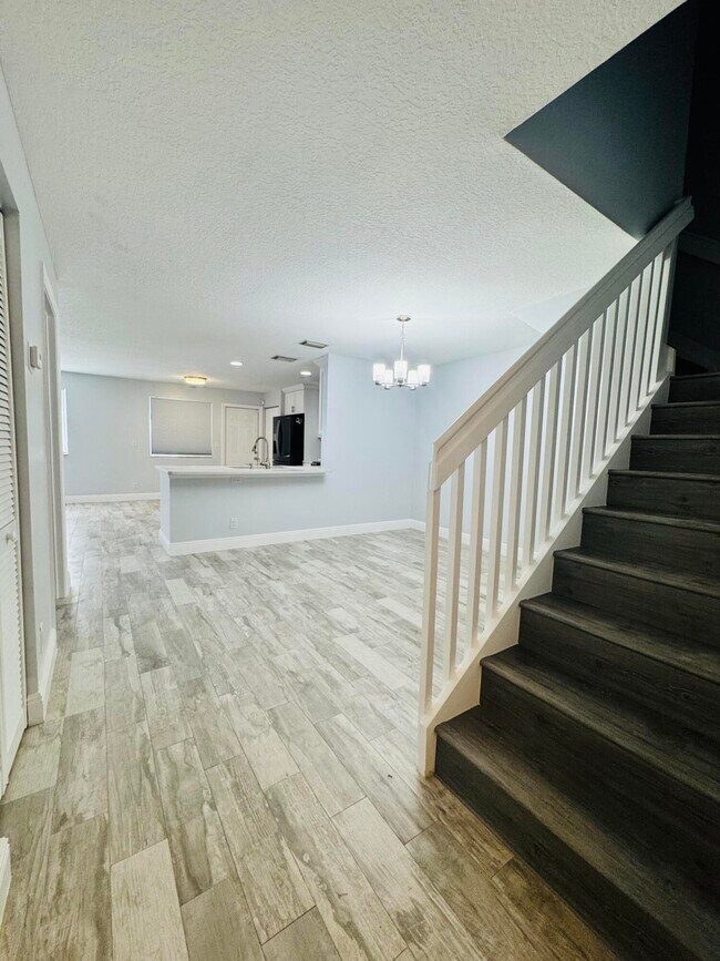 Foto del edificio - 77 Fairways Ln