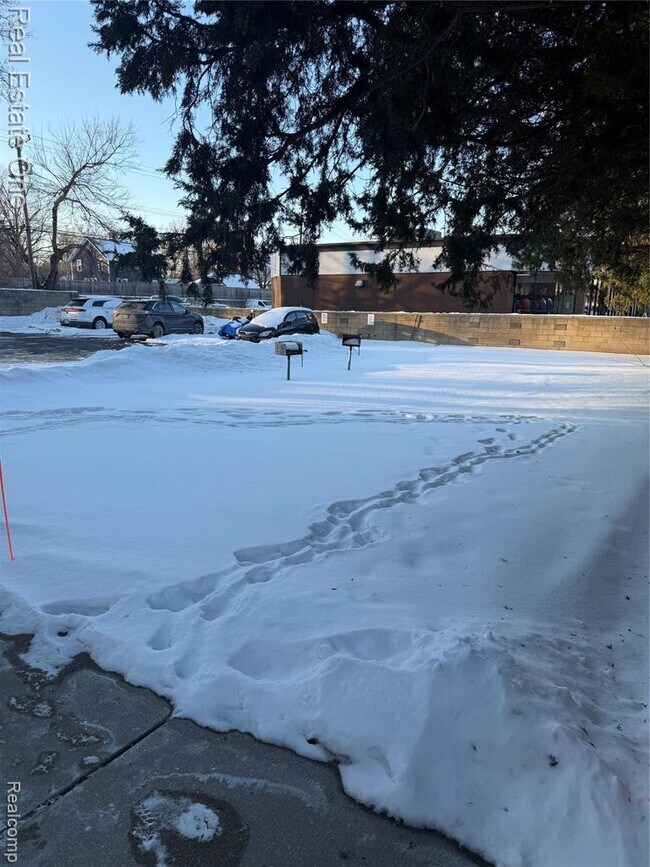 Foto del edificio - 25835 Lahser Rd