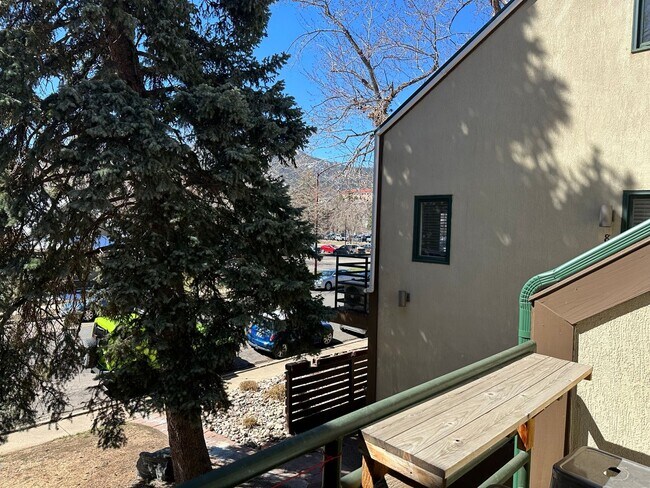 Foto del edificio - Cozy Upper-Level Condo Retreat