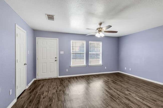 Building Photo - 211 Caddo St