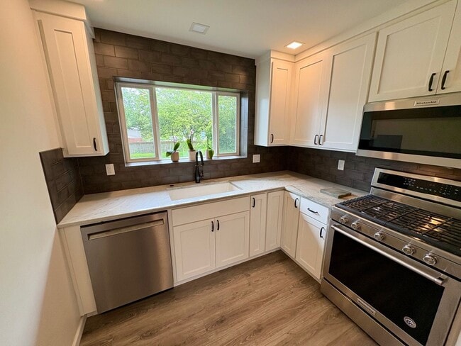 Building Photo - Edmonds Apartment (ADU)