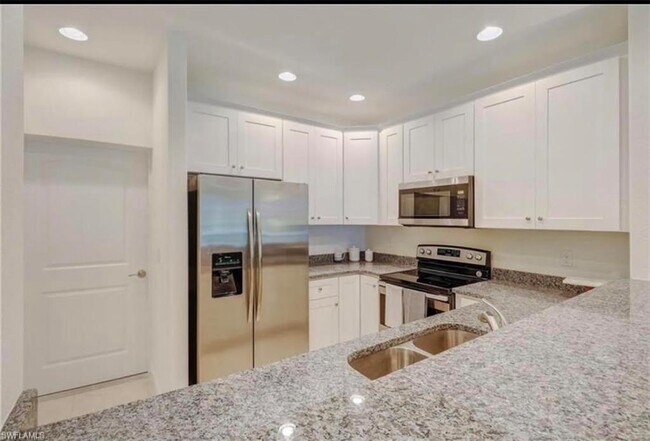 Building Photo - 1805 Samantha Gayle Way