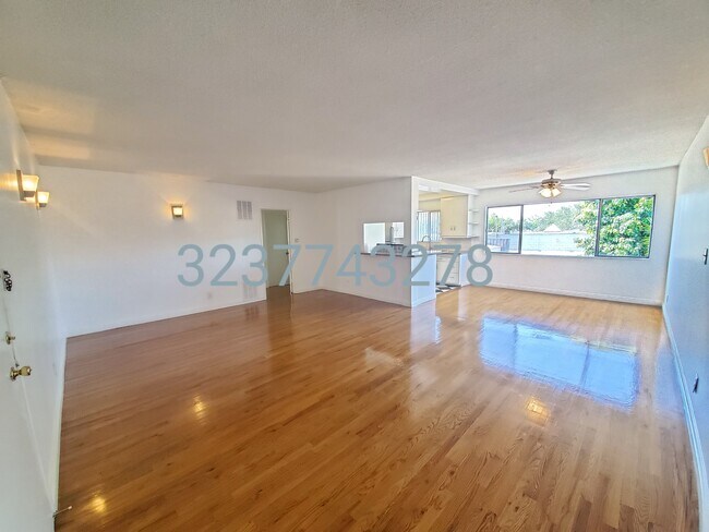 Foto del edificio - 7706 Norton Ave