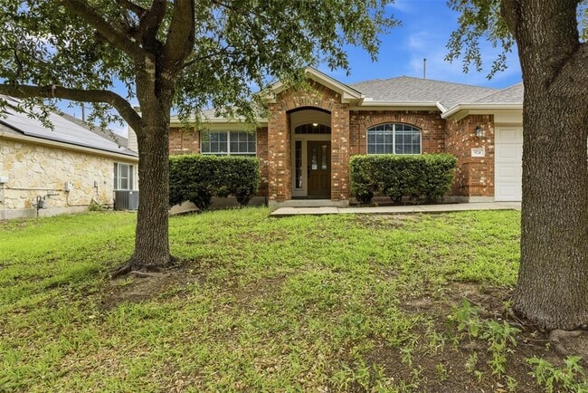 Building Photo - 924 Abbeyglen Castle Dr