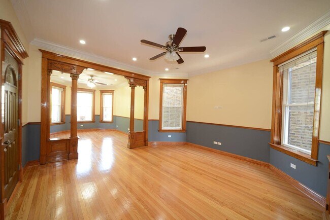 Foto del edificio - 3323 W Pierce Ave