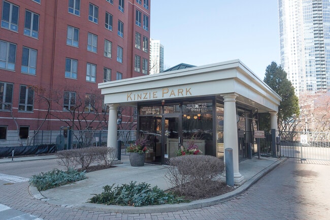 Building Photo - 501 N Clinton St