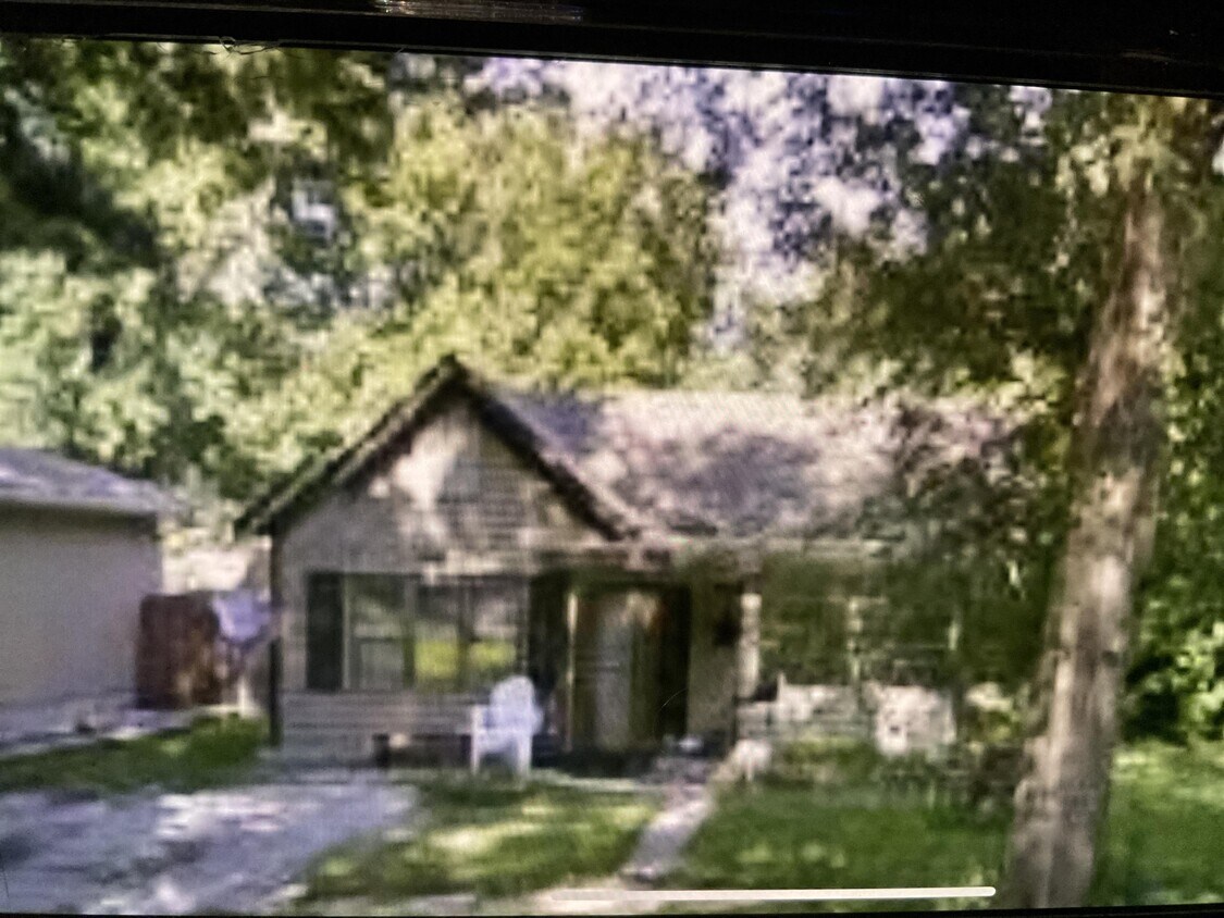 925 N Poplar St, Ottawa, KS 66067 House Rental in Ottawa, KS