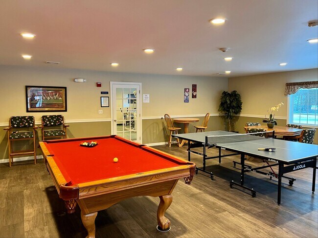 Sala de juegos - Greenview Village Apartments