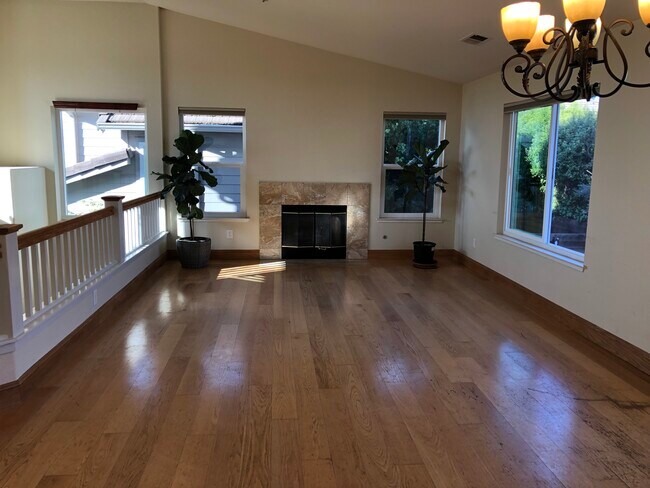Building Photo - 408 Airstream Ct