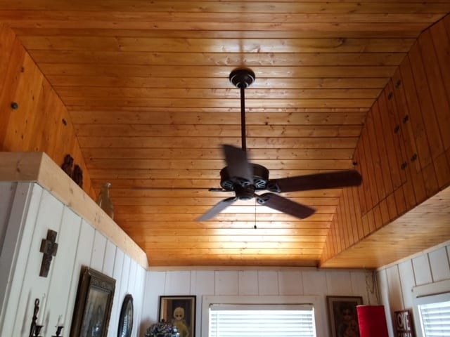 Living Room - 5035 Mansfield