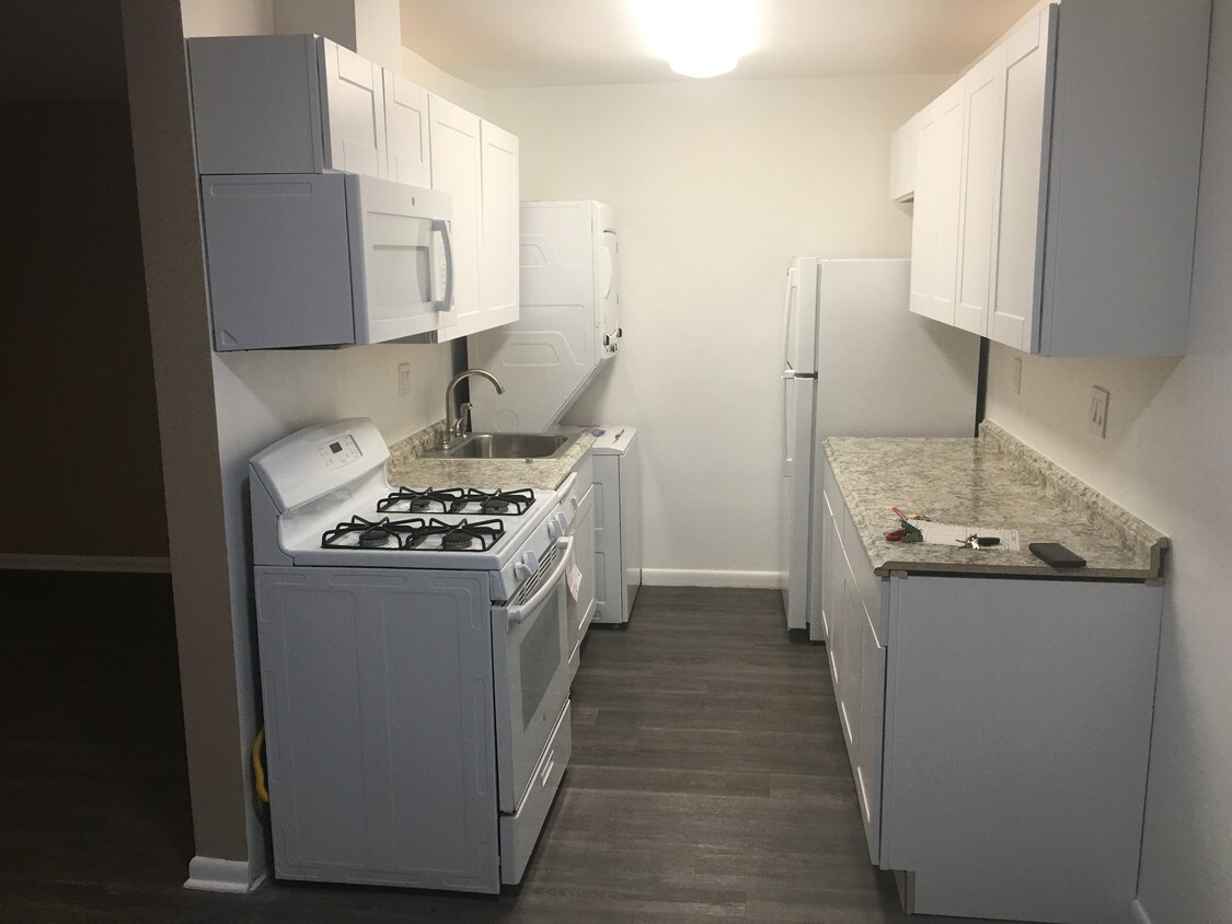 Kitchen - 3103 Southern Ave SE