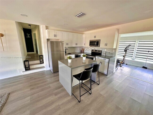 Foto del edificio - 1721 SW 47th Ave