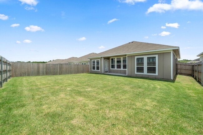 Foto del edificio - 4 Bedroom Home in Troy ISD!