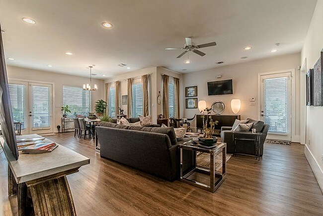 Foto del edificio - 1304 Nashua St