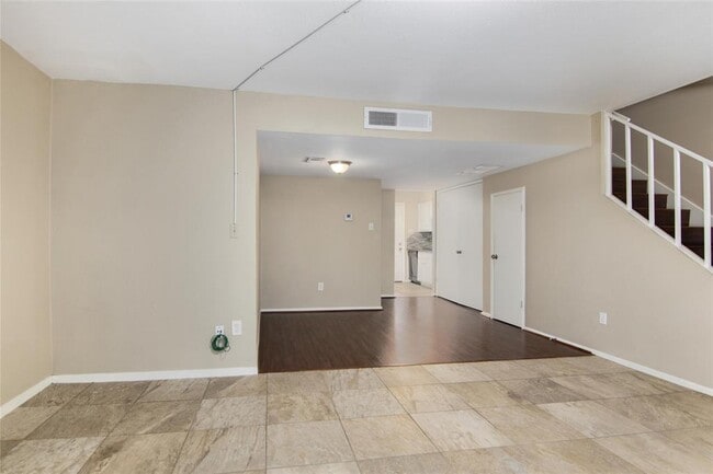 Building Photo - 7918 Prestwood Dr