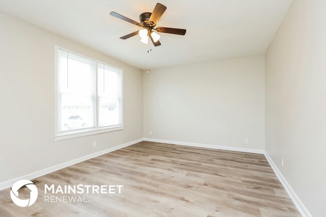 Building Photo - 410 Watts Dr