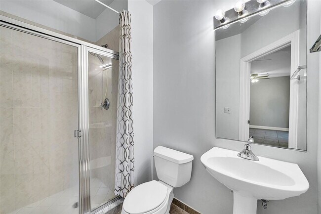 Foto del edificio - 1902 Coral Heights Ct