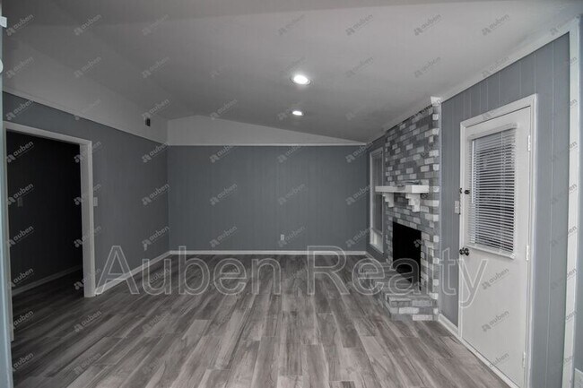 Building Photo - 2563 Tobacco Rd