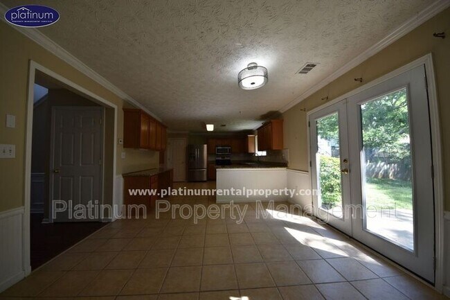 Building Photo - 1325 Holleybrooke Dr