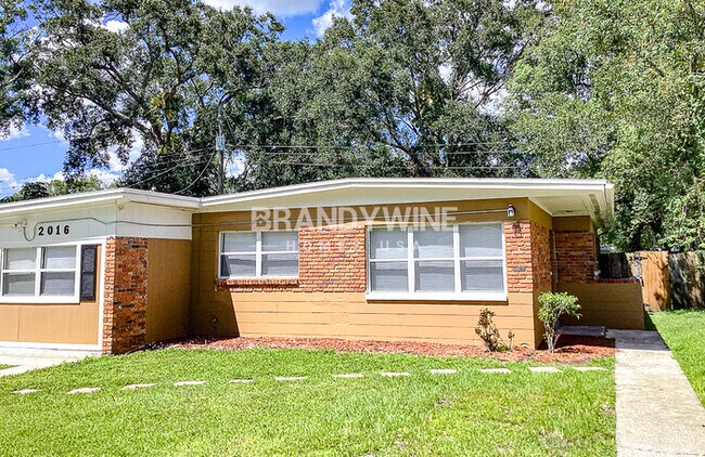 Foto del edificio - 2016 E Crenshaw St