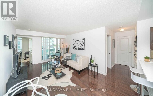 Photo du bâtiment - 225-225 Sherway Gardens Rd