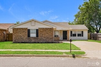 Building Photo - 7940 Bermejo Rd