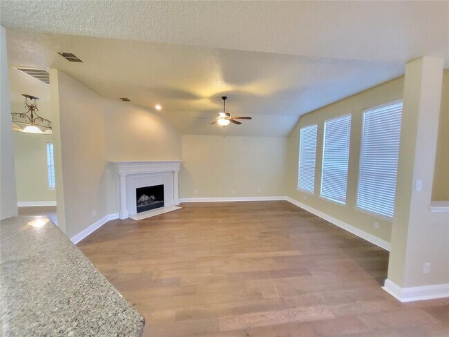 Foto del edificio - 9602 Summer Dr